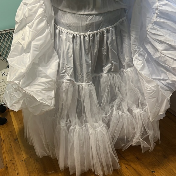 Merry Modes White crinoline prom wedding pageant gown slip. - Picture 2 of 5